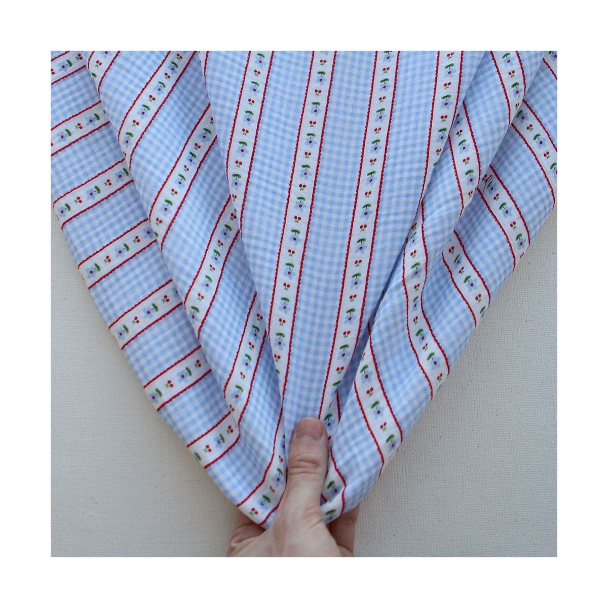 Emilia - Double gaze de coton motif vichy cerise et fleur