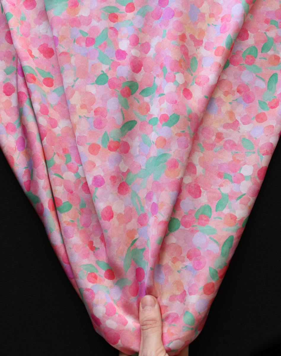 Rosine - Viscose satinée imprimé abstrait rose