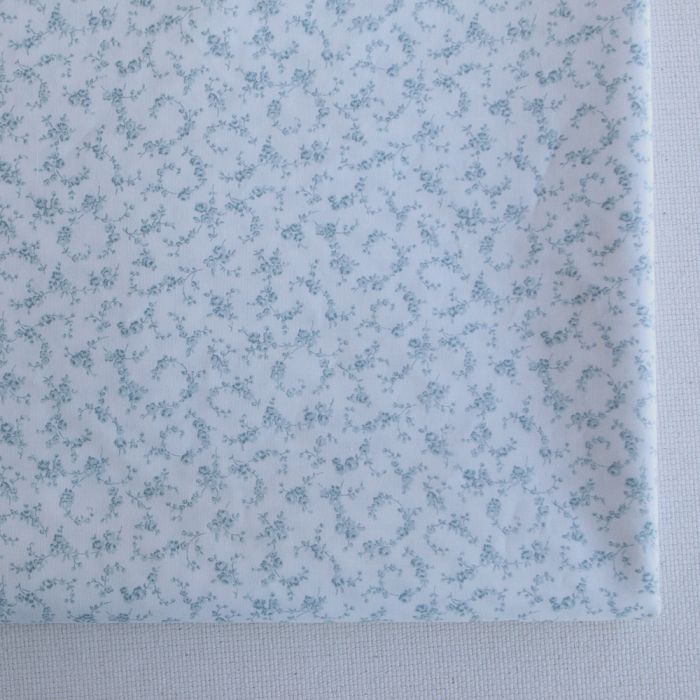 Sakura - Popeline de coton douce qualité SWEET fond lait petit fleuri bleu tendre