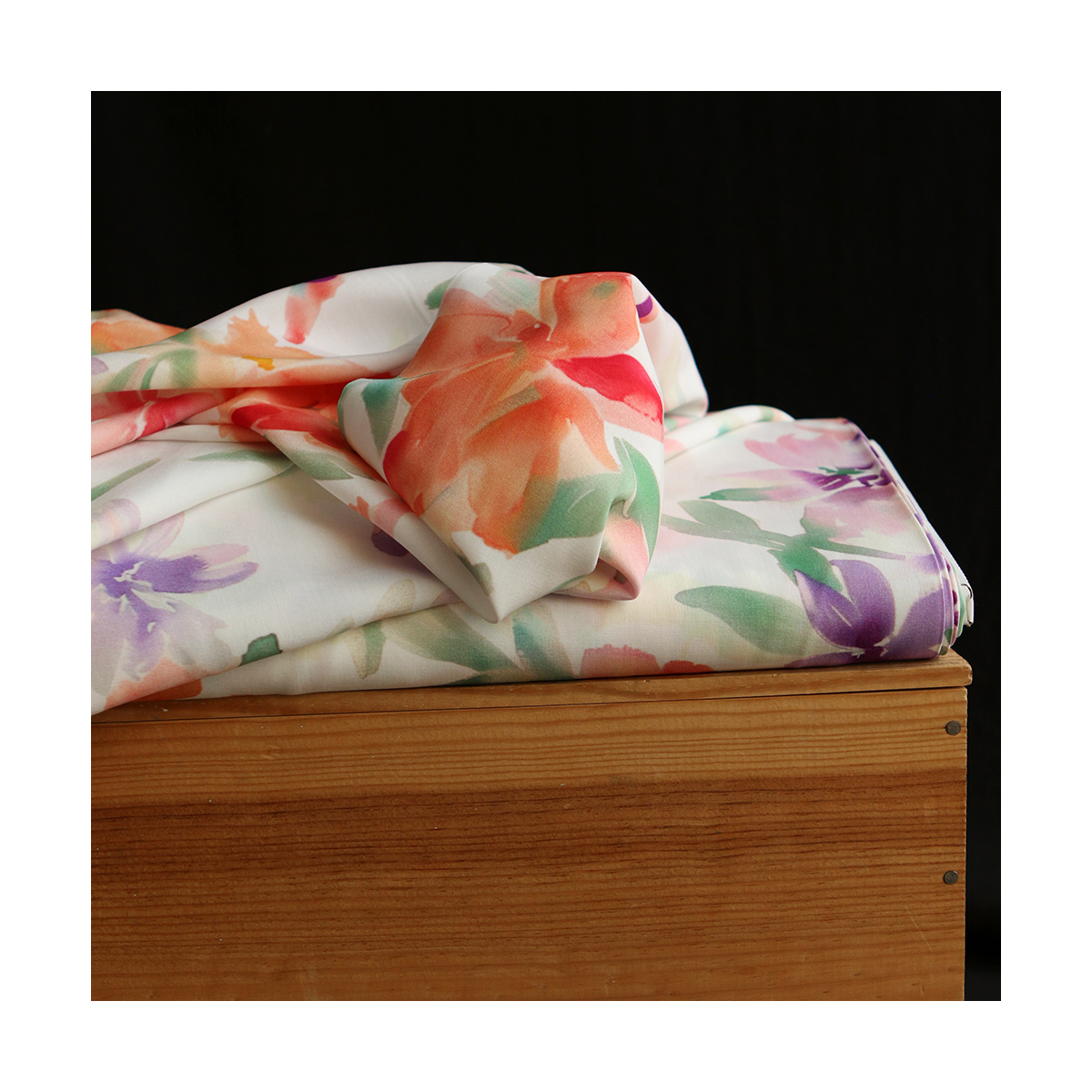 Aurélie - Viscose Ecovero imprimé fleuri corail et vert