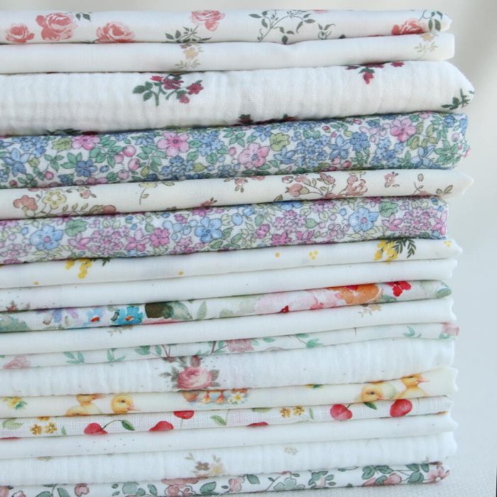 Victoire - Double gaze de coton BIO motif petites fleurs pastel