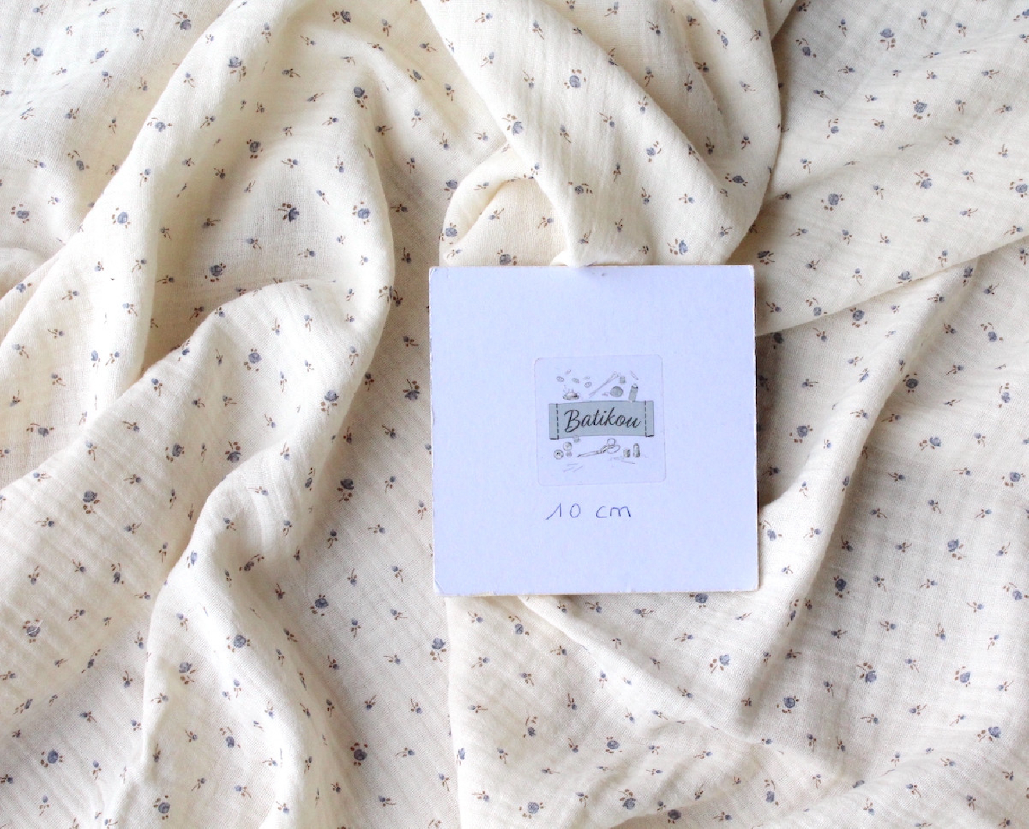 Caroline - Double gaze de coton écru à motifs petites fleurs