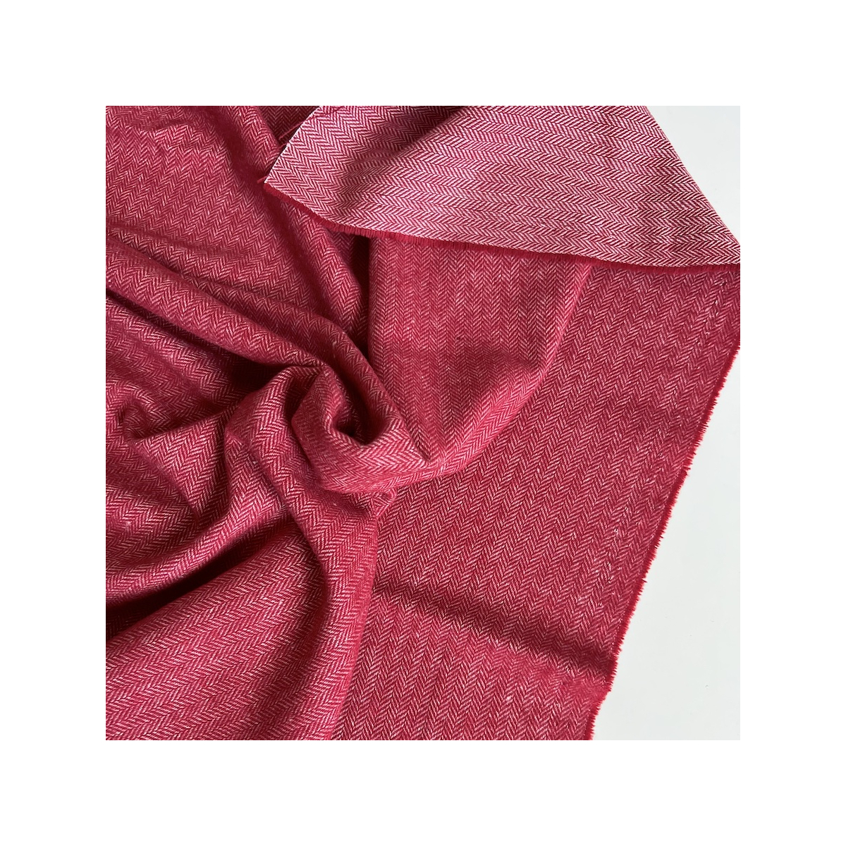 Tissu chevrons texturé coton / laine coloris Cerise Batikou - 1