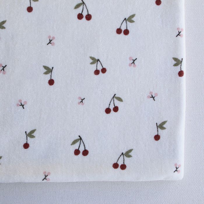Jersey de coton fond blanc lait imprimé cerises