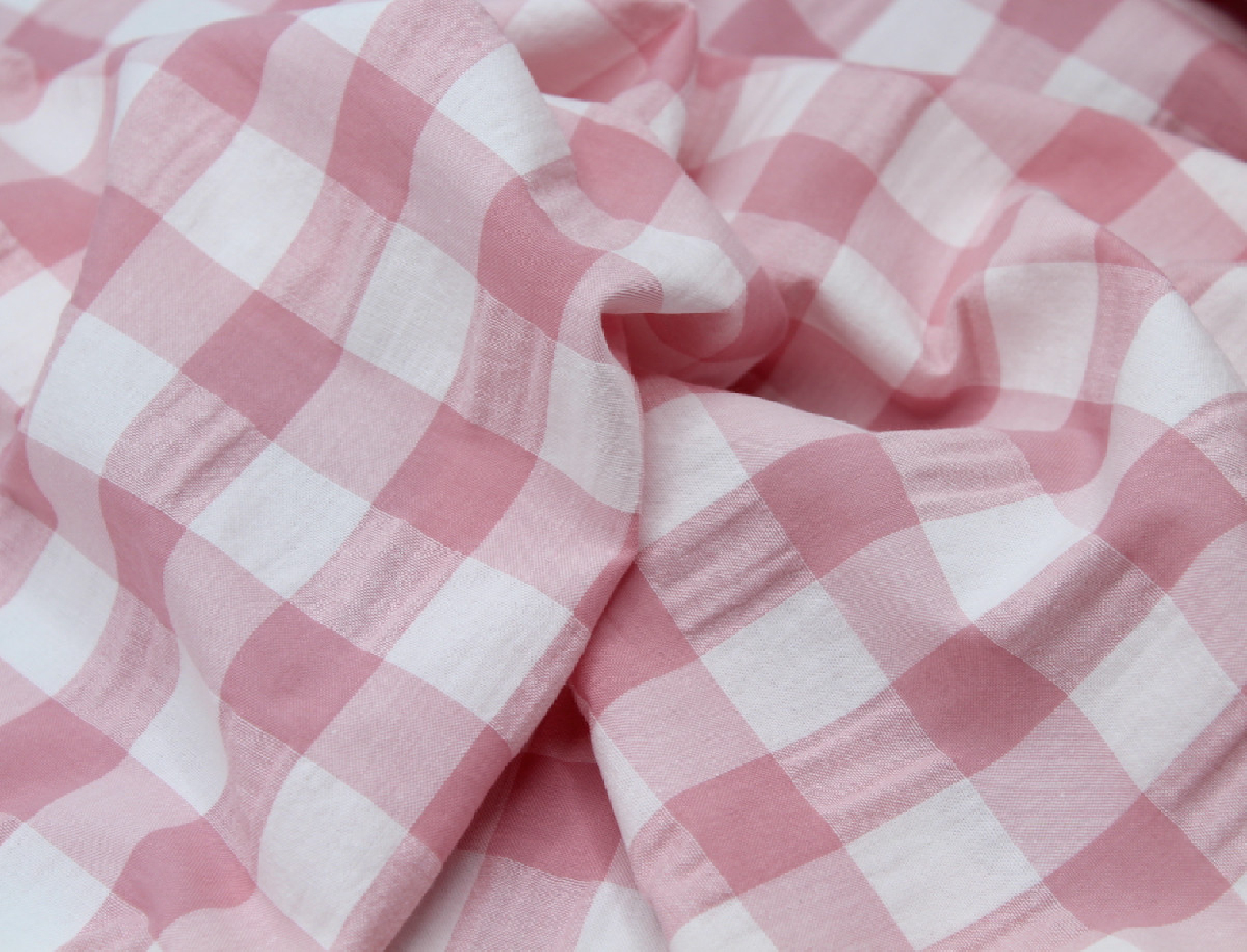 Seersucker / Coton gaufré vichy rose tendre