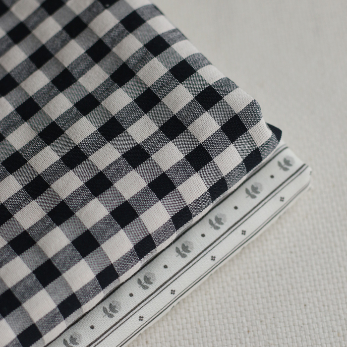 copy of Popeline de coton douce qualité SWEET fond lait motif petits hérissons