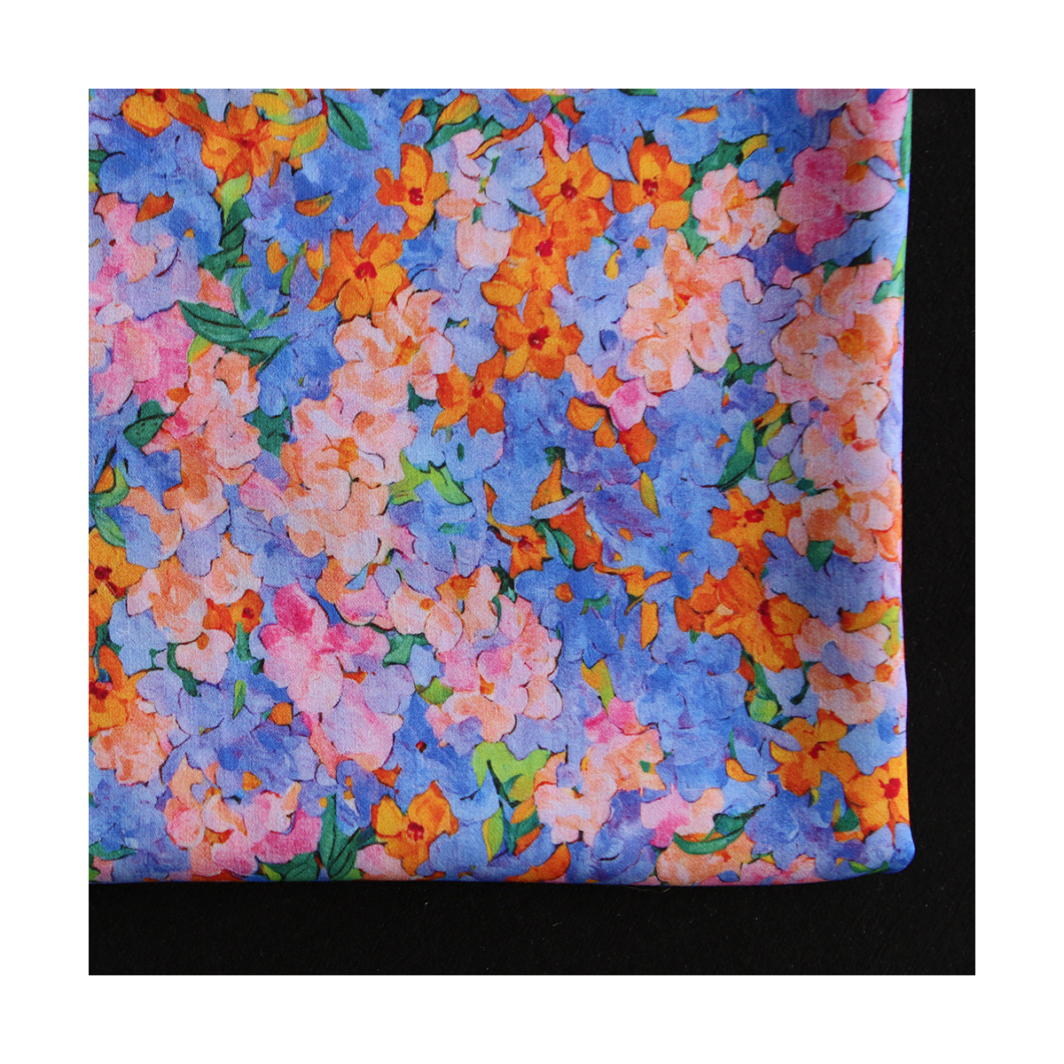 Cécile - Viscose satinée imprimé fleuri parme