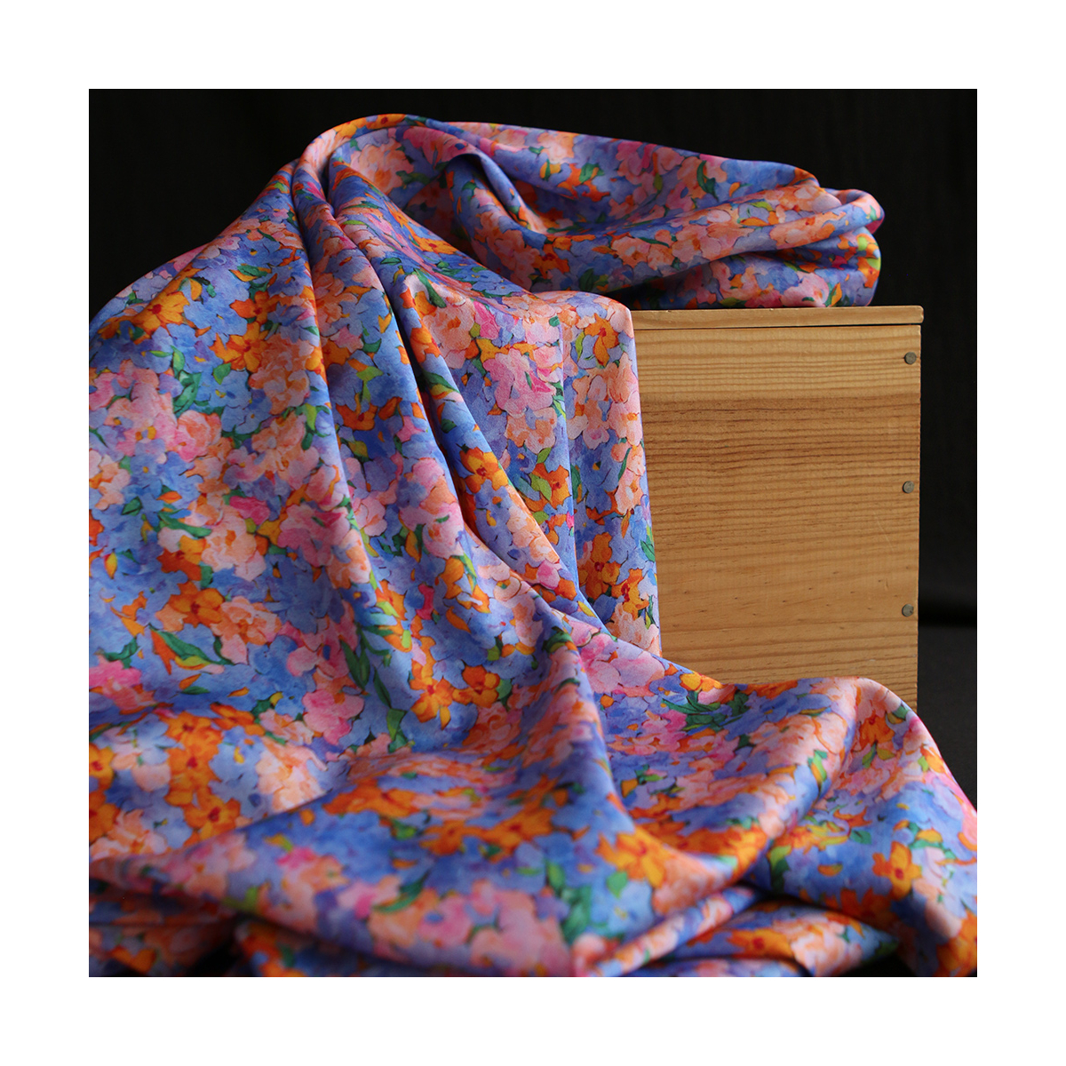 Cécile - Viscose satinée imprimé fleuri parme