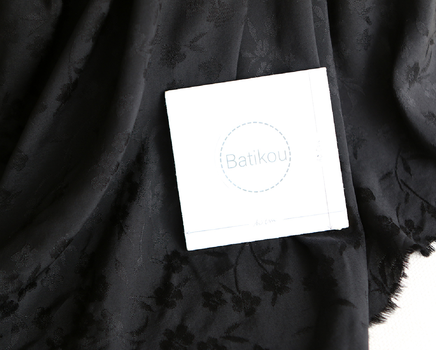 Jasmine - Viscose tissage jacquard fleuri noir