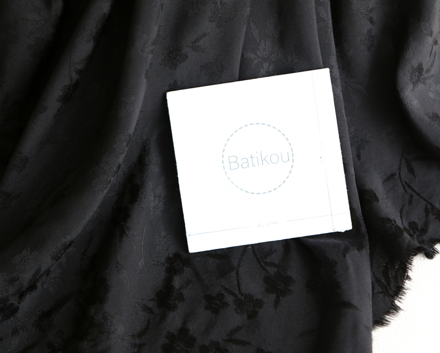Jasmine - Viscose tissage jacquard fleuri noir