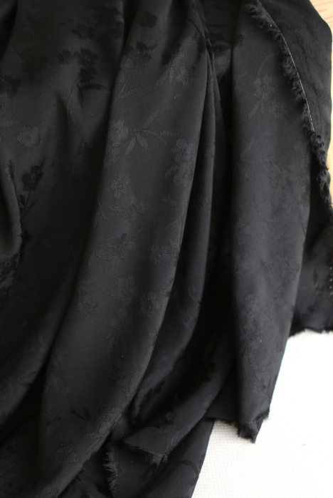 Jasmine - Viscose tissage jacquard fleuri noir