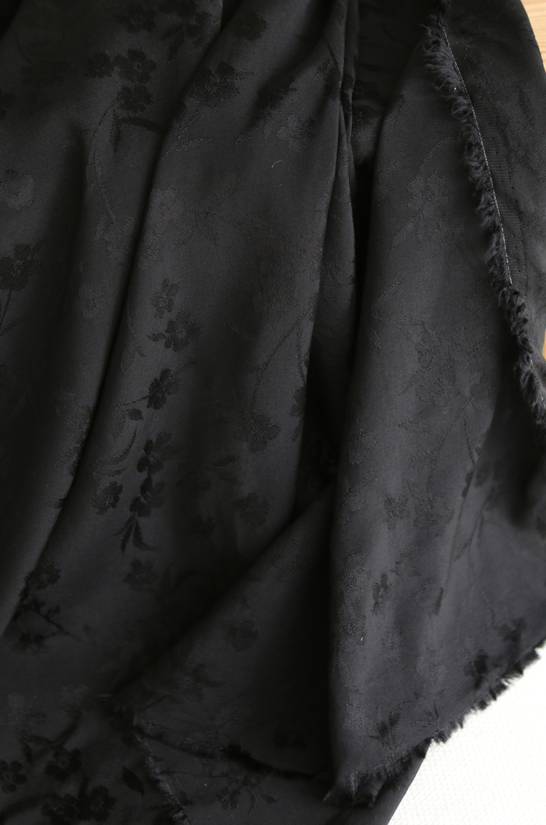 Jasmine - Viscose tissage jacquard fleuri noir
