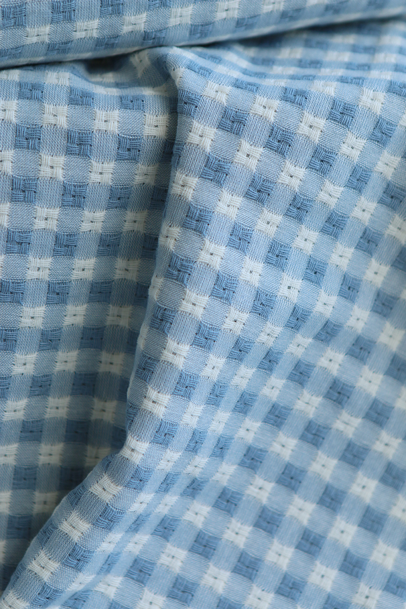 Dick - Seersucker / Coton gaufré texturé vichy 7mm écru et bleu jean tendre