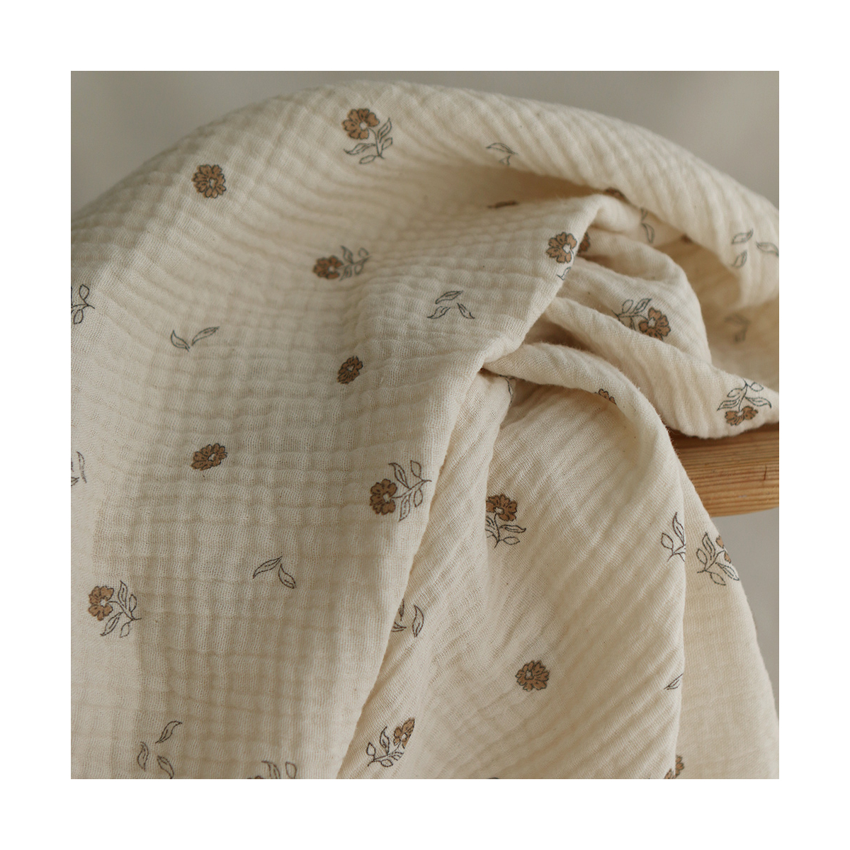 Aïna - Double gaze coton BIO motif fond écru camel