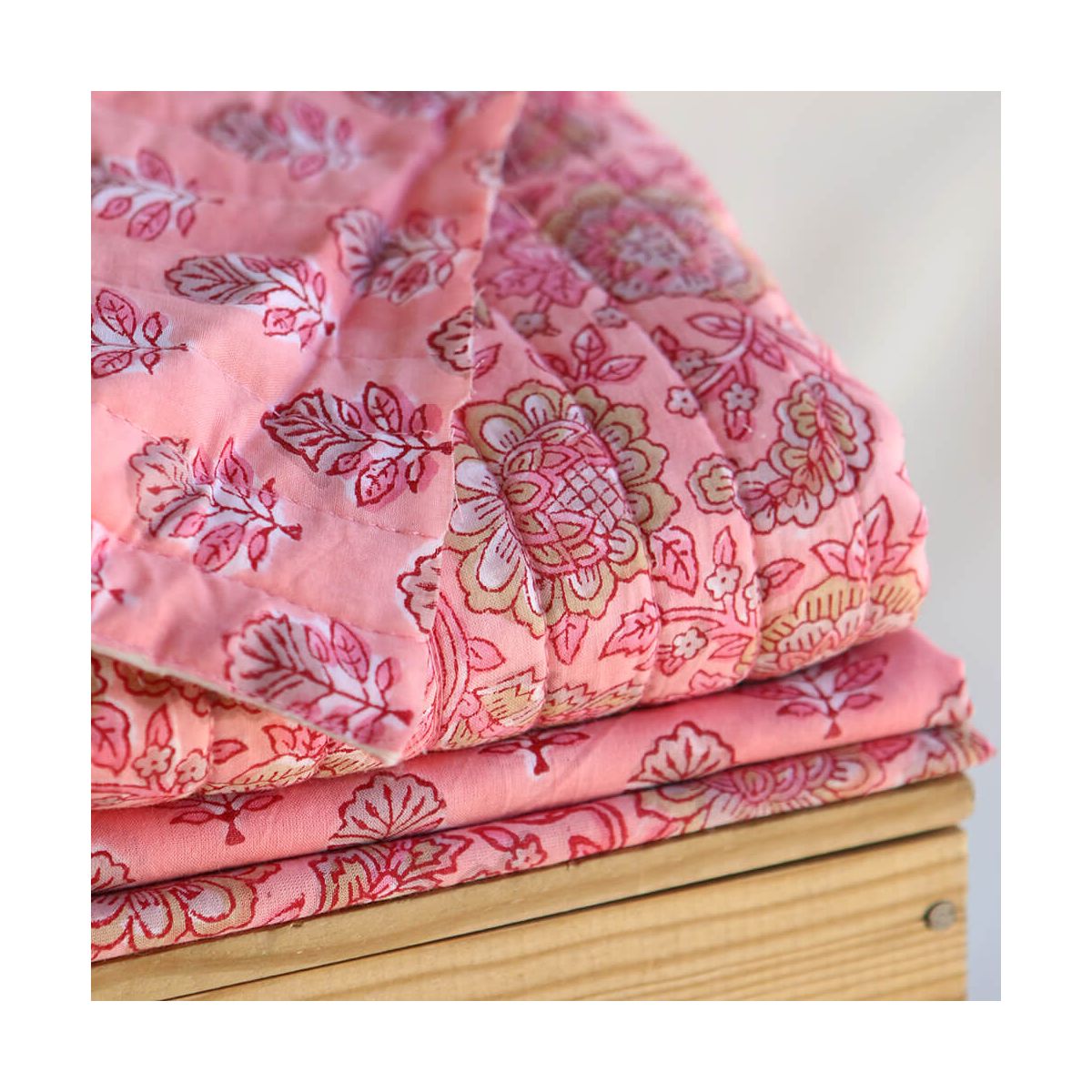 Navya - Tissu indien en coton imprimé main Hand Block corail