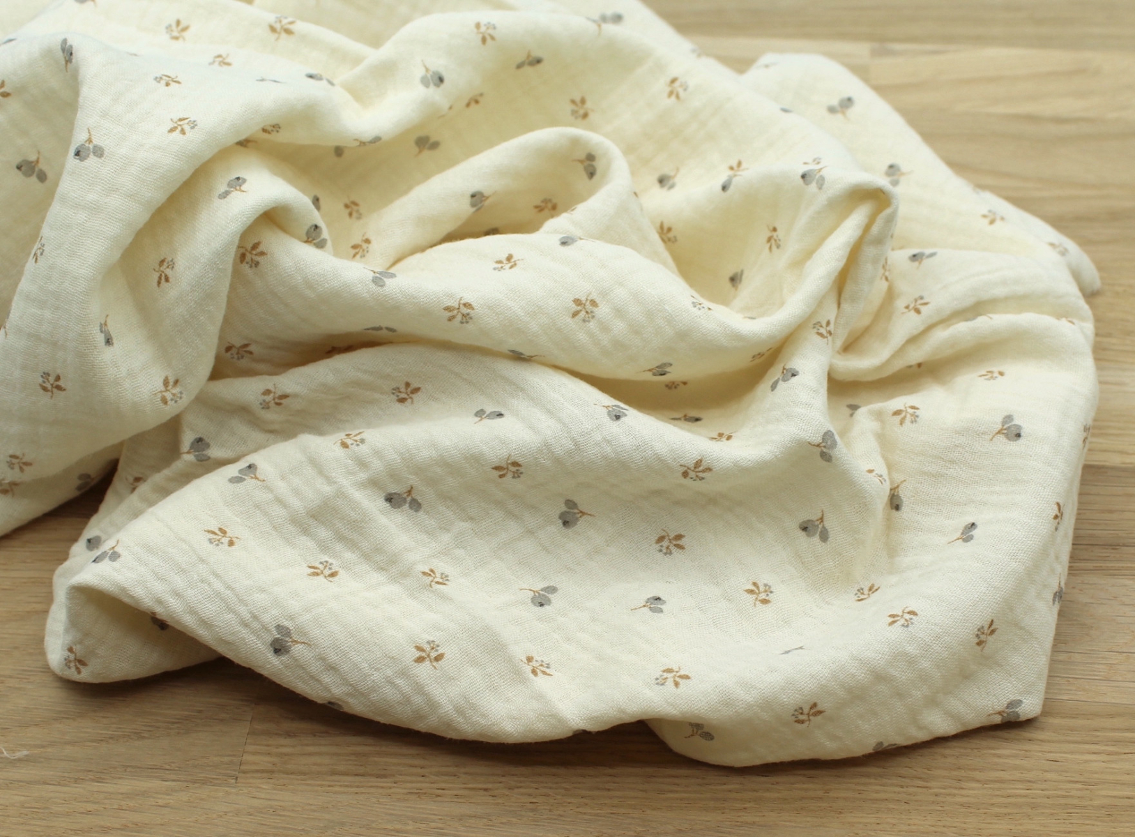 Léon - Double gaze de coton beige écru poudré à motifs