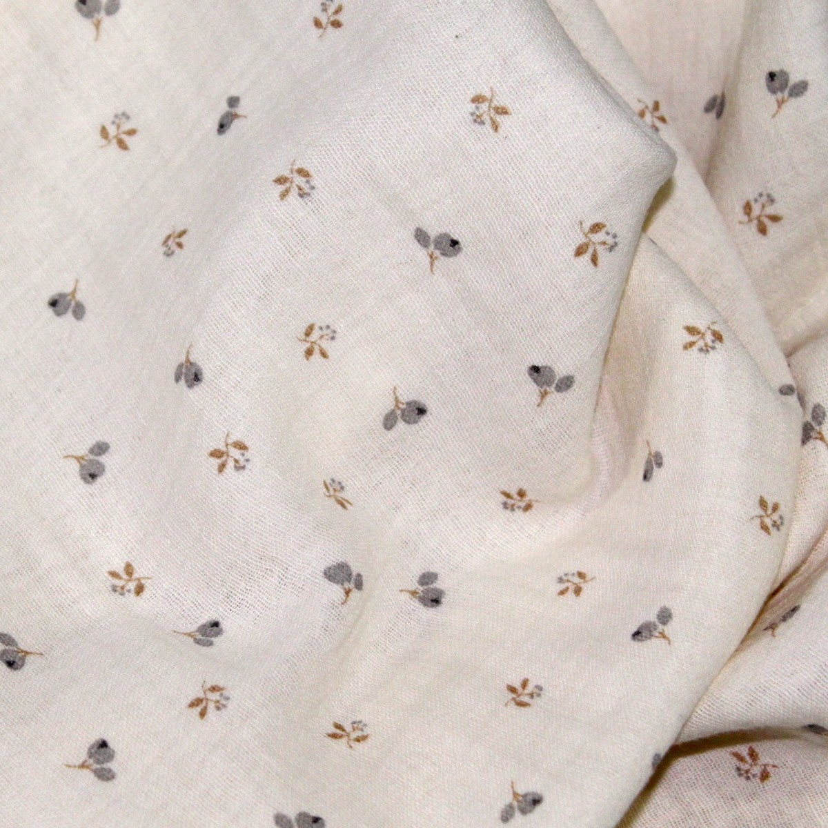 Léon - Double gaze de coton beige écru poudré à motifs