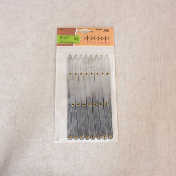 Règle à boutonnières Mediac en aluminium 2