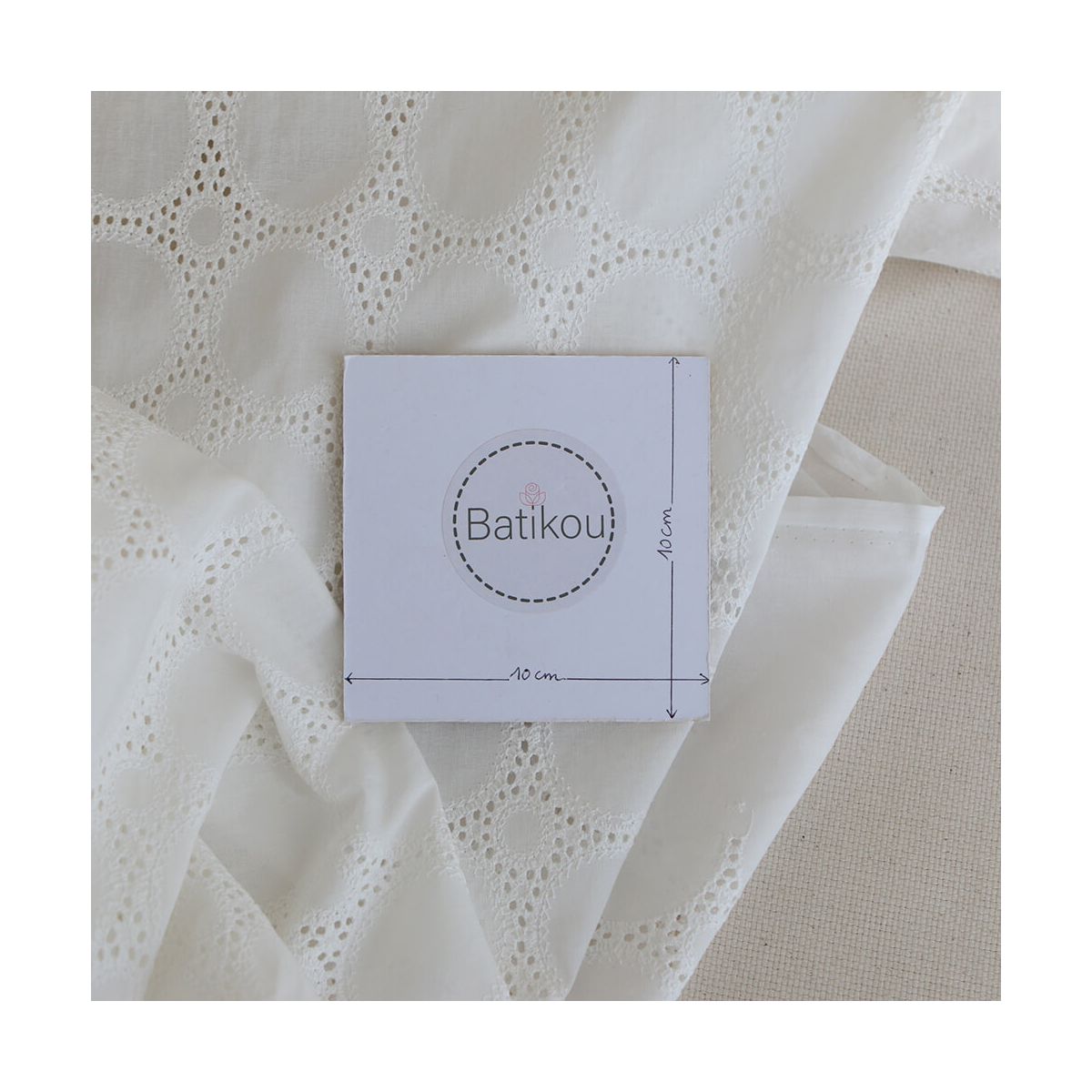 Broderie anglaise voile de coton coloris blanc ivoire