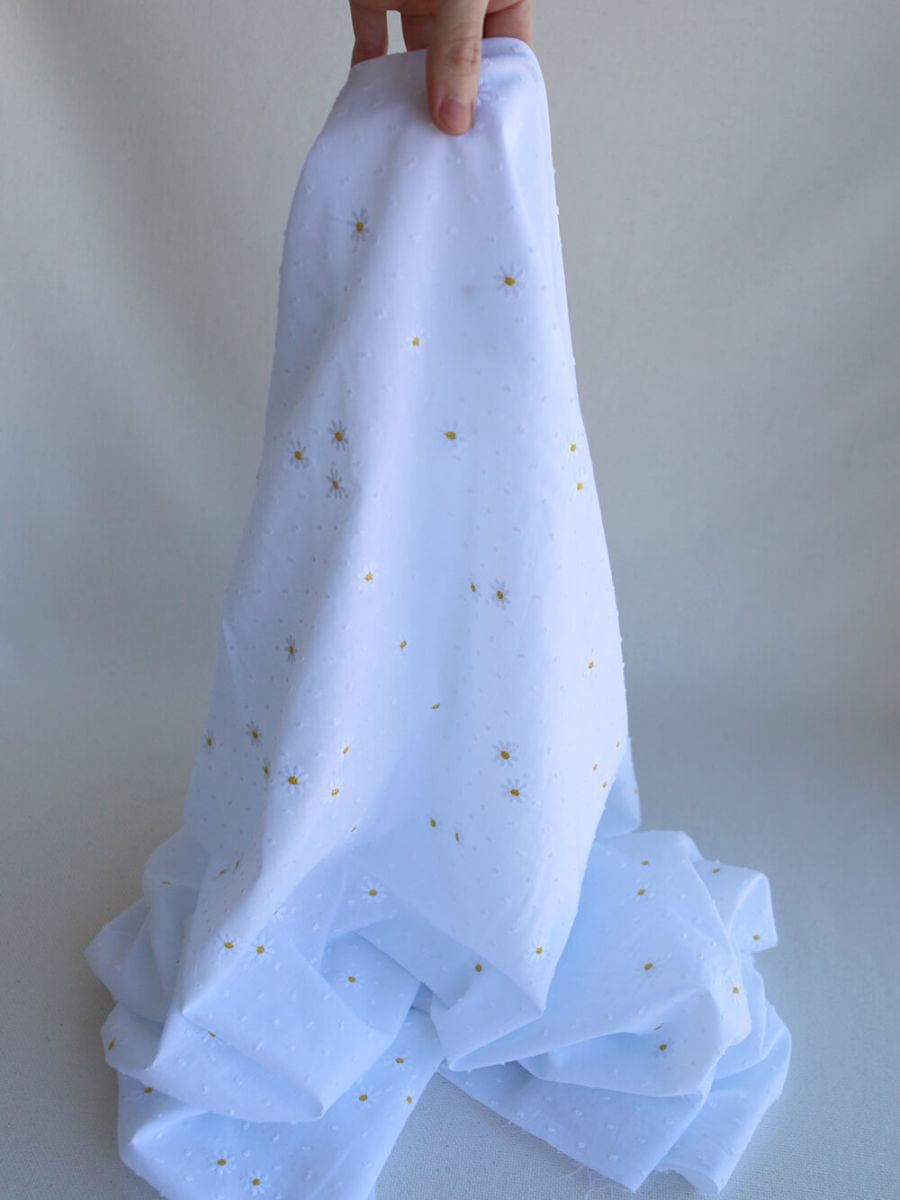 Adelaide - Plumetis de coton blanc broderies petites marguerites