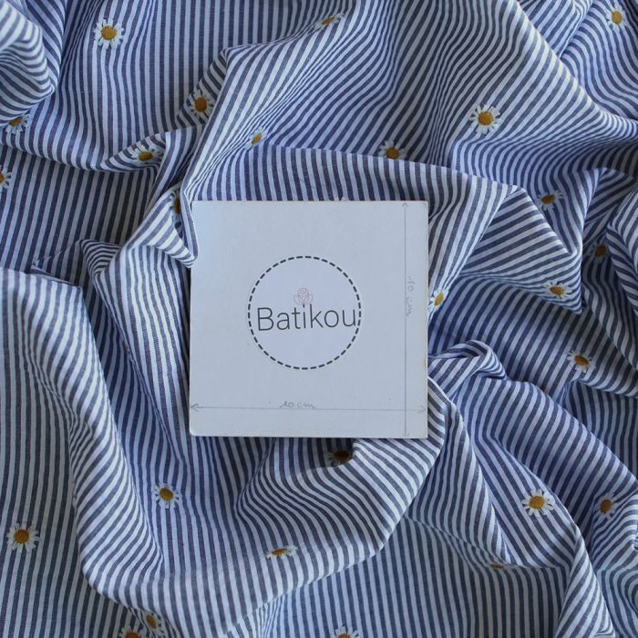 Seersucker / Coton gaufré rayé blanc et bleu marine broderie marguerite