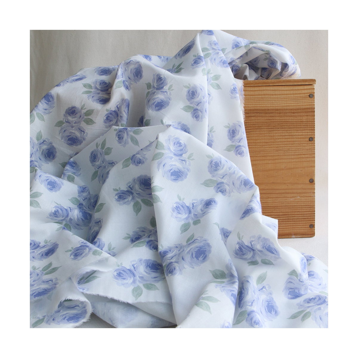 Tissu coton organique BIO fleuri vintage batiste fleuri Assia aquarelle bleu