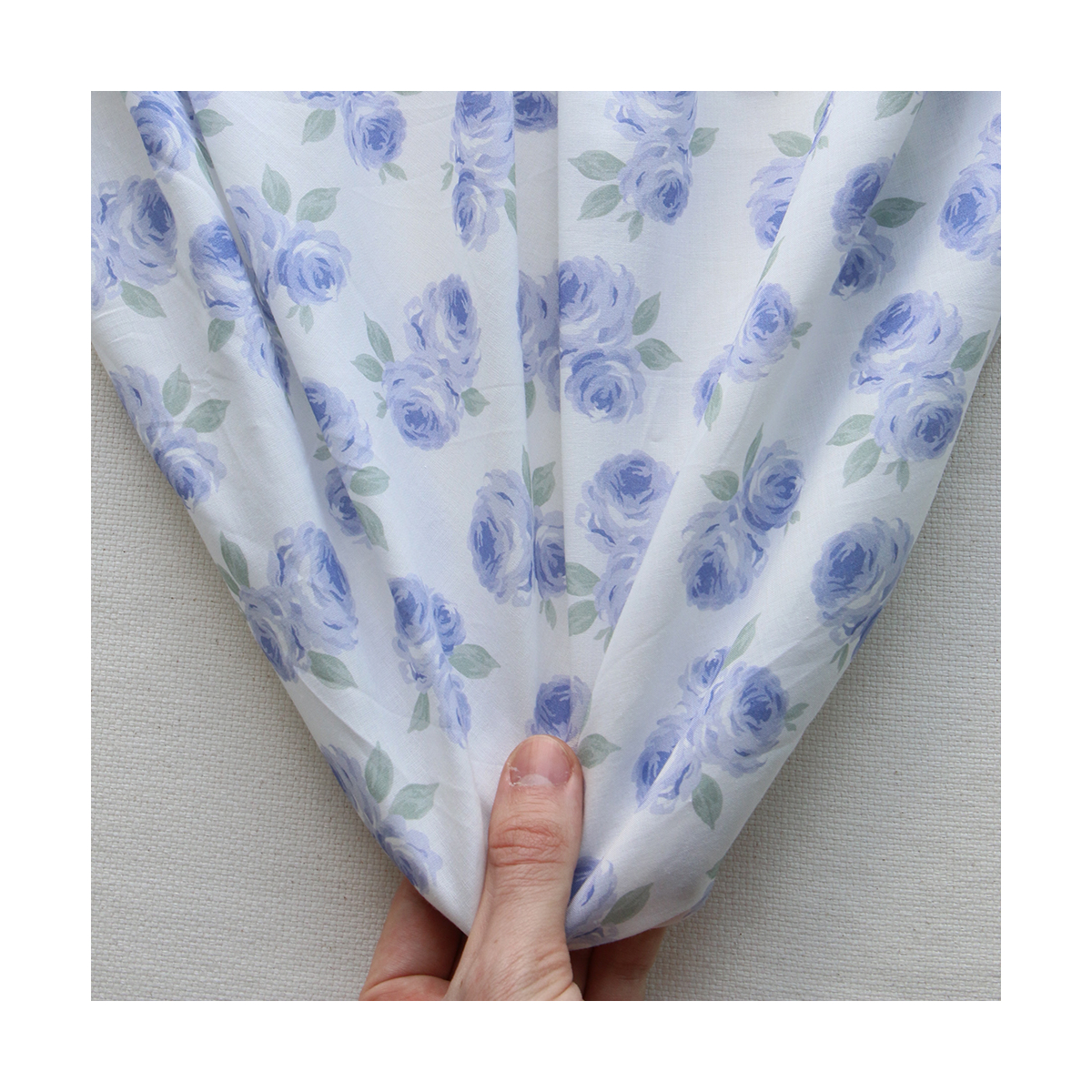 Tissu coton organique BIO fleuri vintage batiste fleuri Assia aquarelle bleu