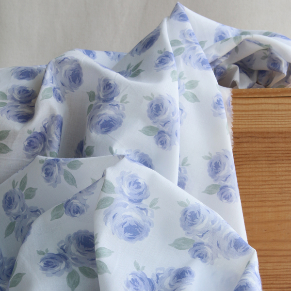 Tissu coton organique BIO fleuri vintage batiste fleuri Assia aquarelle bleu