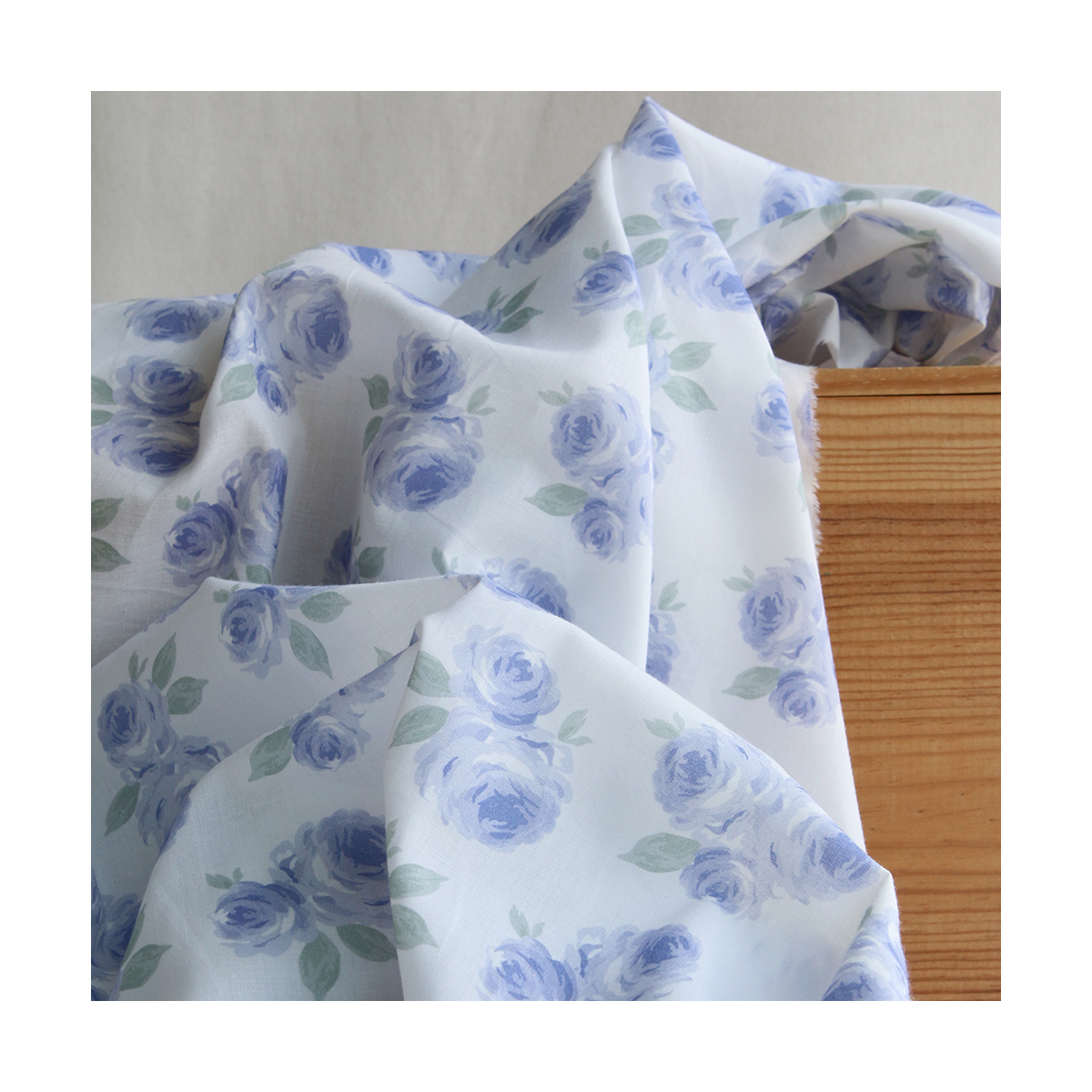 Tissu coton organique BIO fleuri vintage batiste fleuri Assia aquarelle bleu