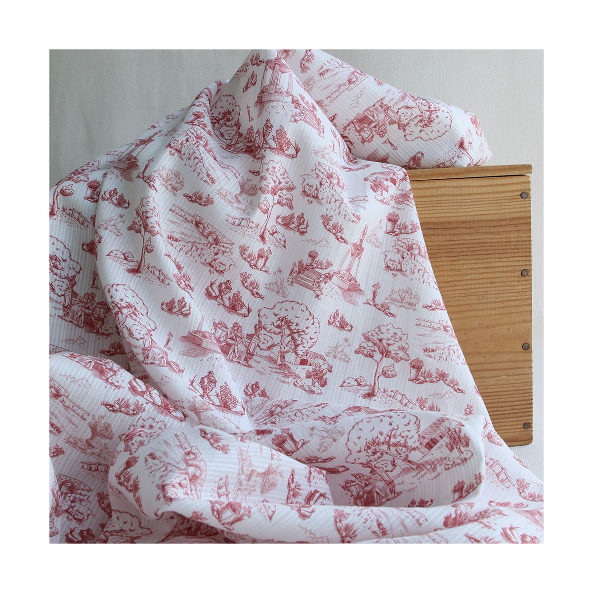Eleonore - Tissu coton texturé imprimé toile de Jouy coloris lie de vin