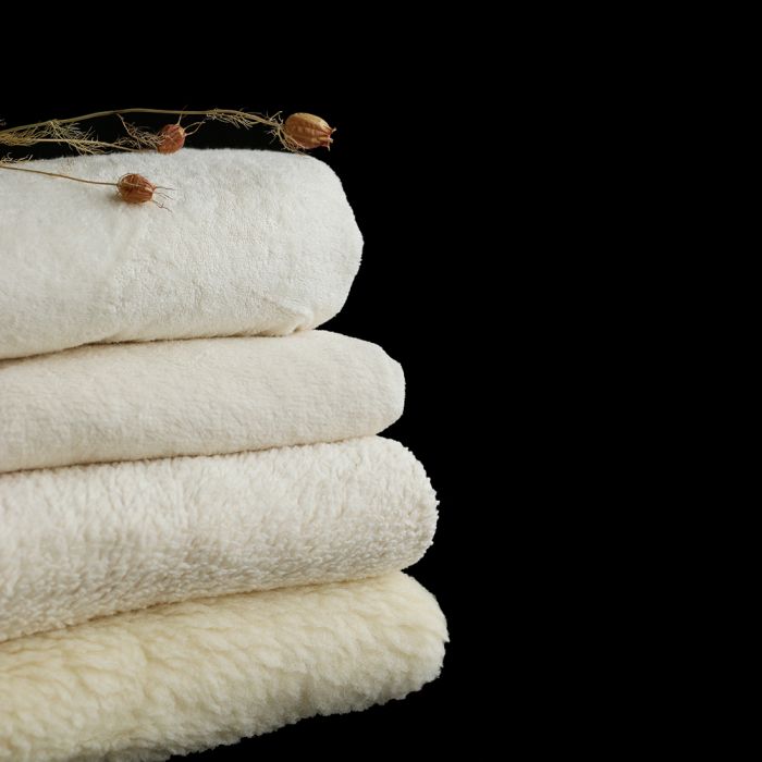 Shaun - Tissu fourrure pure laine vierge de mouton BIO tissée sur coton