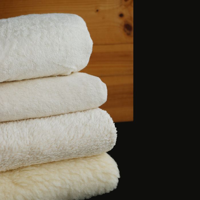 Shaun - Tissu fourrure pure laine vierge de mouton BIO tissée sur coton