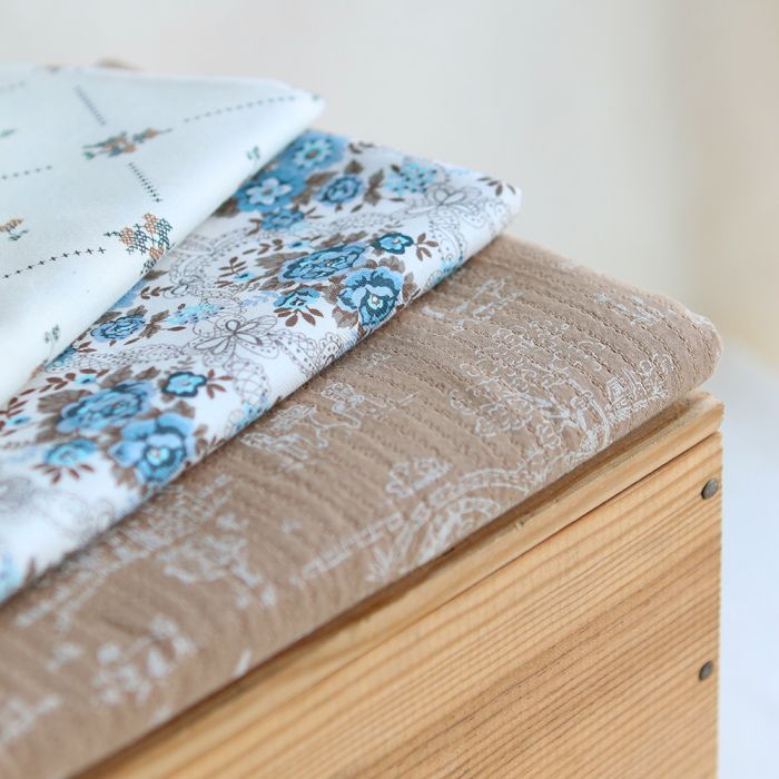 Edwina - Tissu coton piqué léger texturé toile de Jouy camel