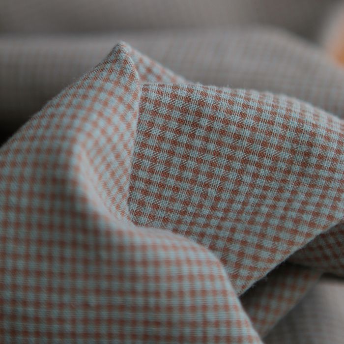 Seersucker / Coton gaufré vichy mini 1mm sauge / marron glacé