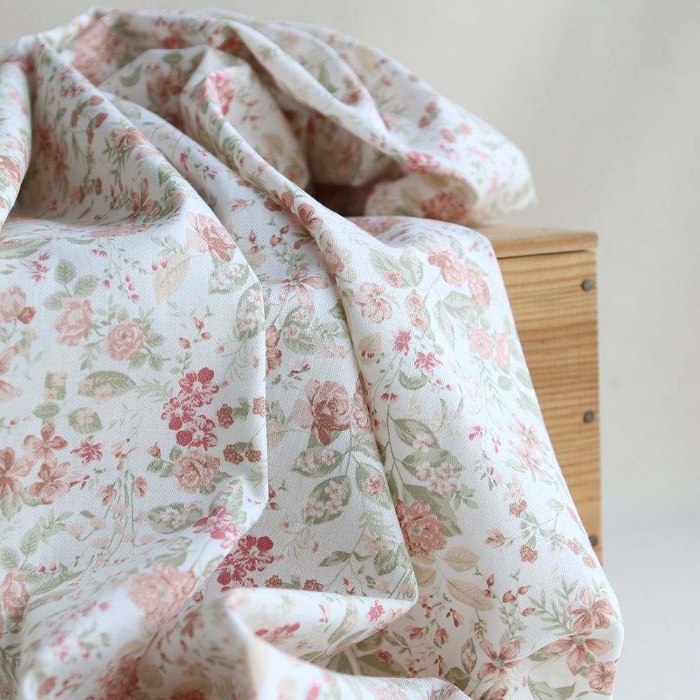 Magali - Tissu coton texturé imprimé fleuri nude