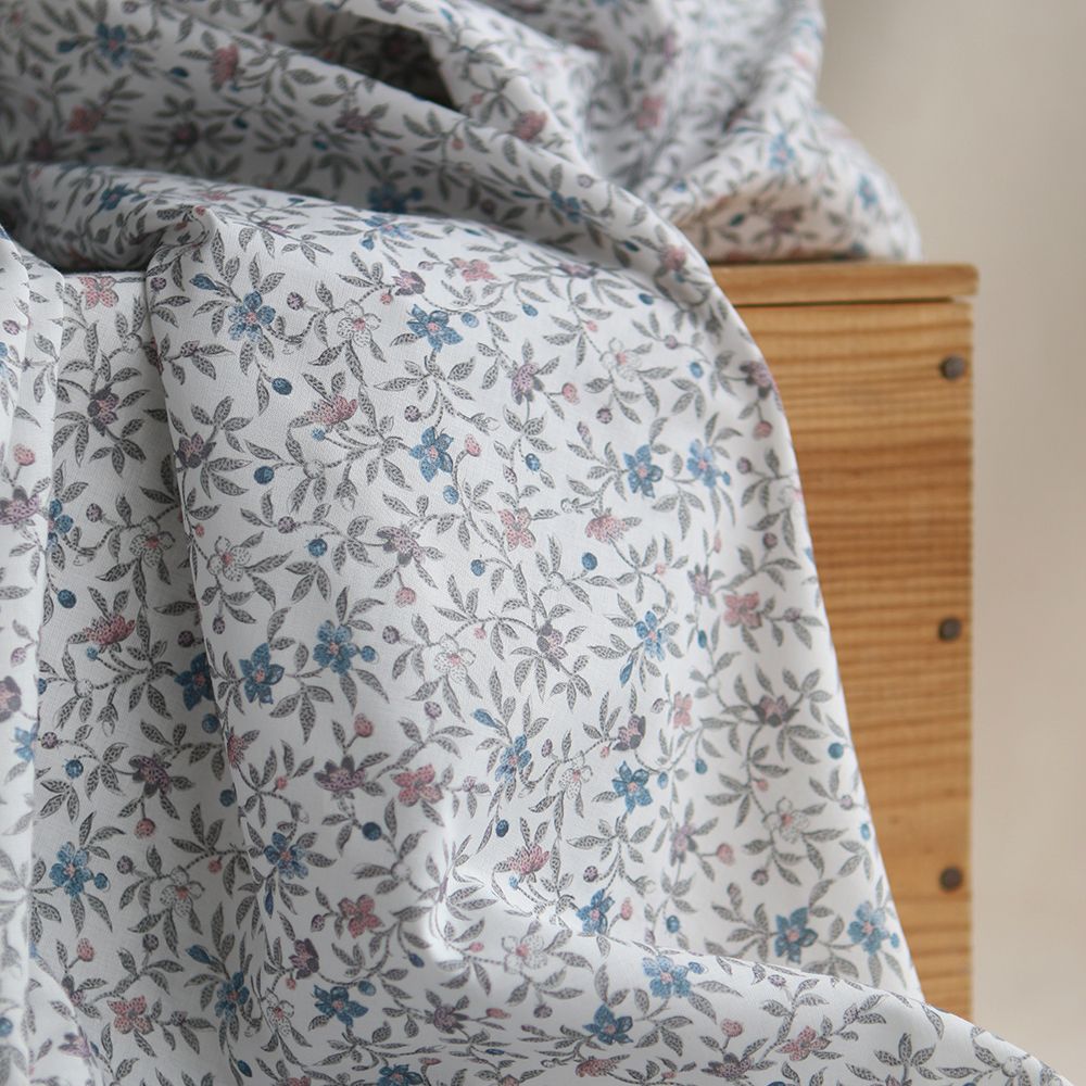 Lexie - Batiste de coton SILKYNE à imprimé fleuri teintes de gris et bleu