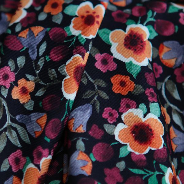 Cassia - Viscose imprimée qualité EcoVero fond noir 2
