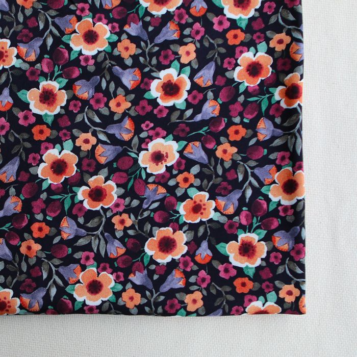 Cassia - Viscose imprimée qualité EcoVero fond noir