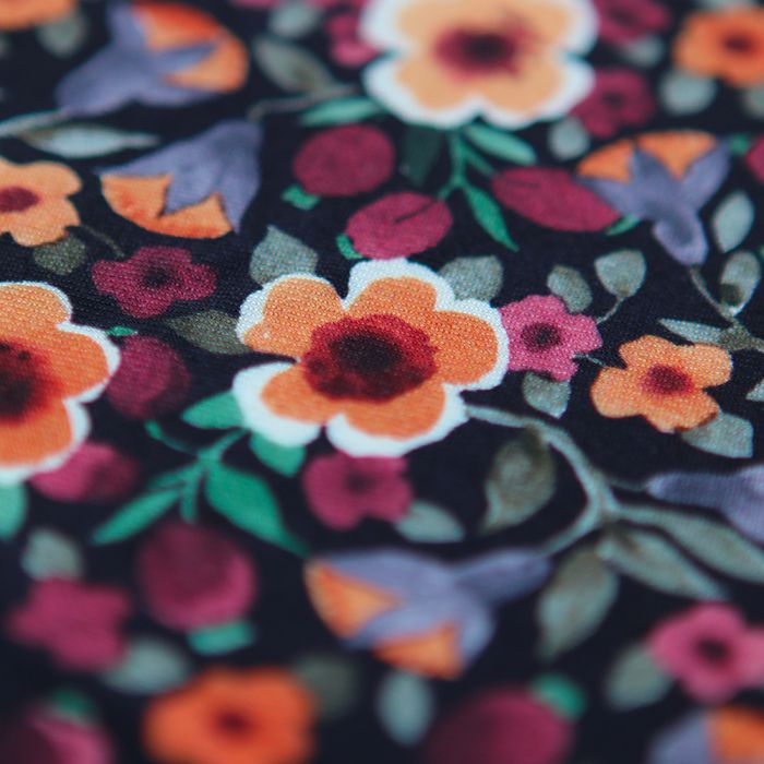 Cassia - Viscose imprimée qualité EcoVero fond noir