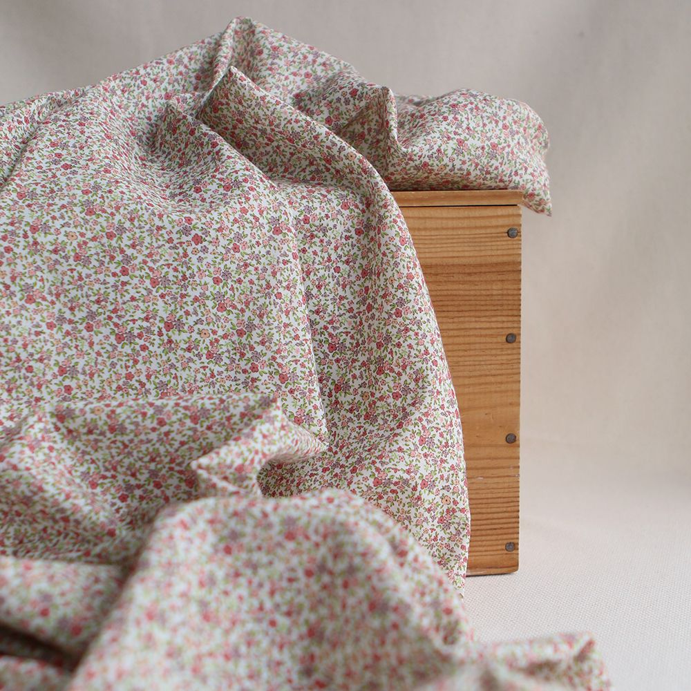 Lison - Batiste de coton SILKYNE à imprimé petit fleuri teintes roses