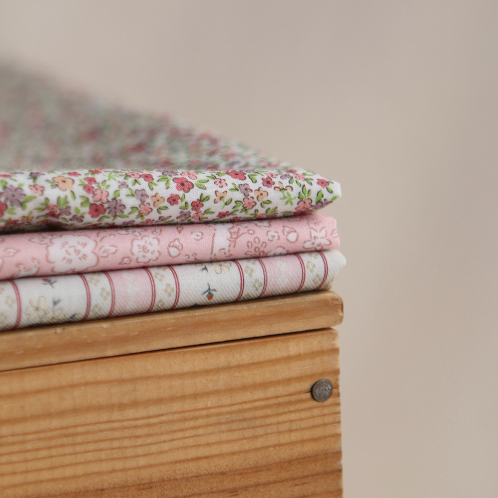 Tissu coton organique popeline BIO fleuri vintage batiste Lison rose
