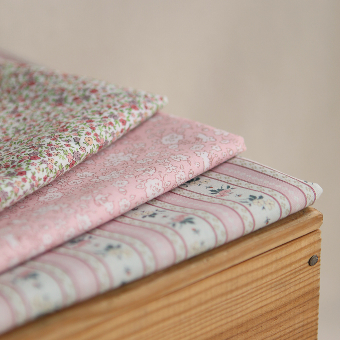 Tissu coton organique popeline BIO fleuri vintage batiste Lison rose