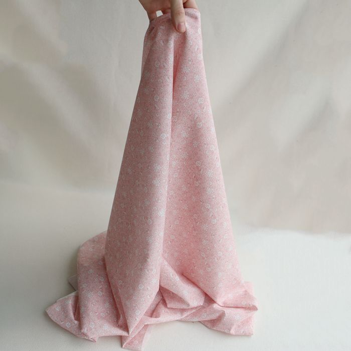 Gus - Batiste de coton Bio SILKYNE imprimé petit fleuri et souris subtiles ton sur ton rose poudré
