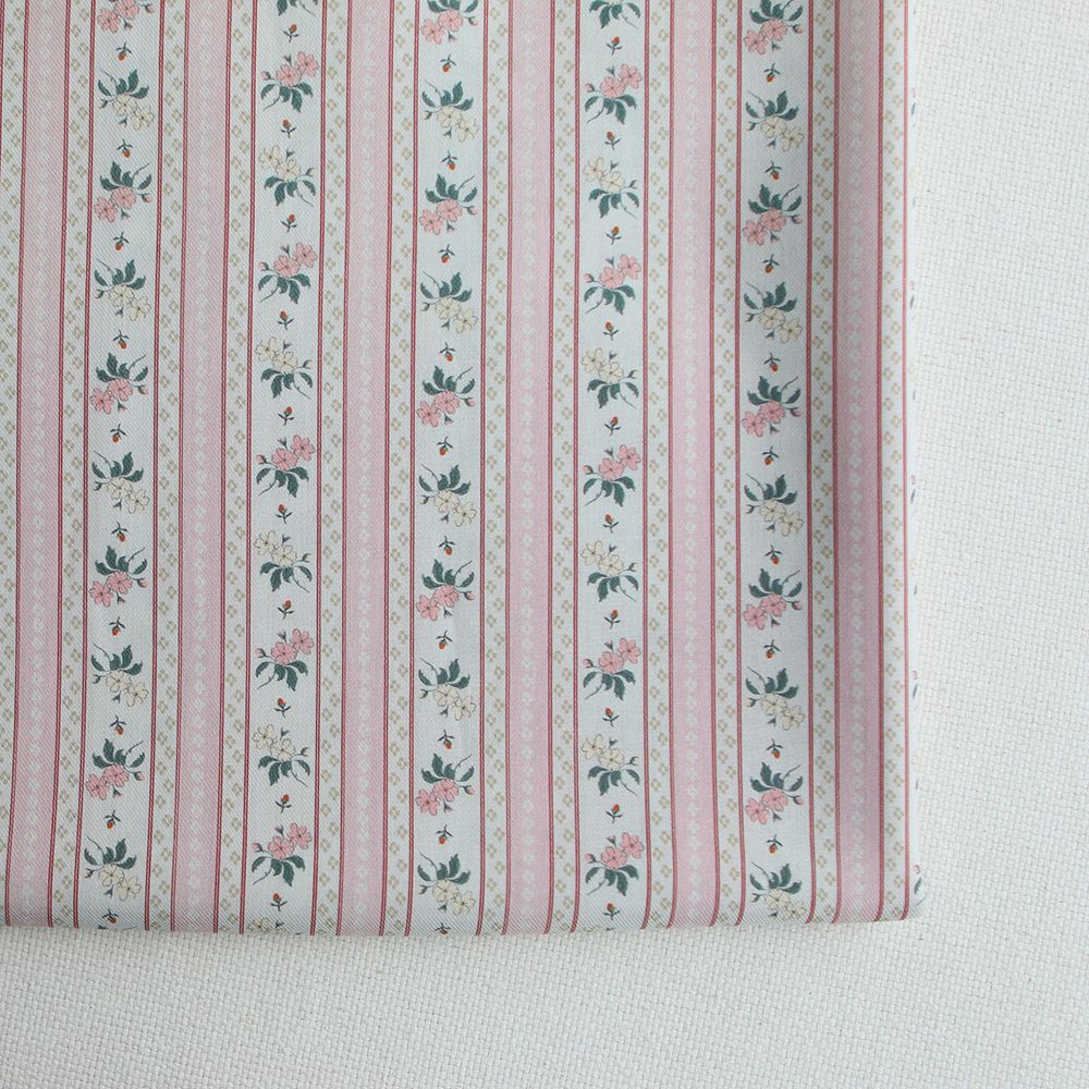 Abigail - Tissu sergé de coton organique fin imprimé rayures et fleurs rose poudré