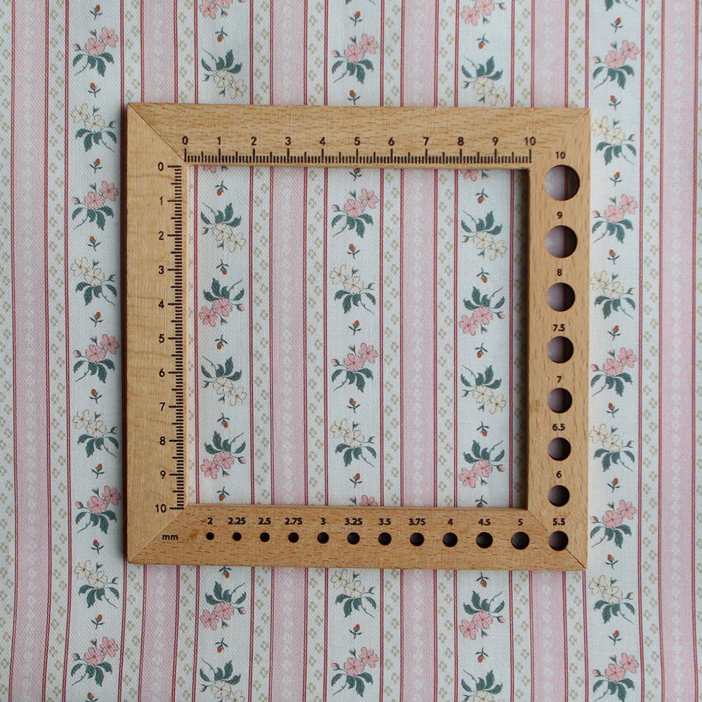 Abigail - Tissu sergé de coton organique fin imprimé rayures et fleurs rose poudré