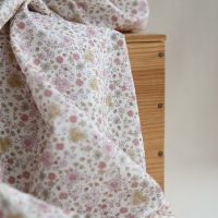 Gus - Batiste de coton Bio SILKYNE imprimé petit fleuri et souris subtiles rose poudré