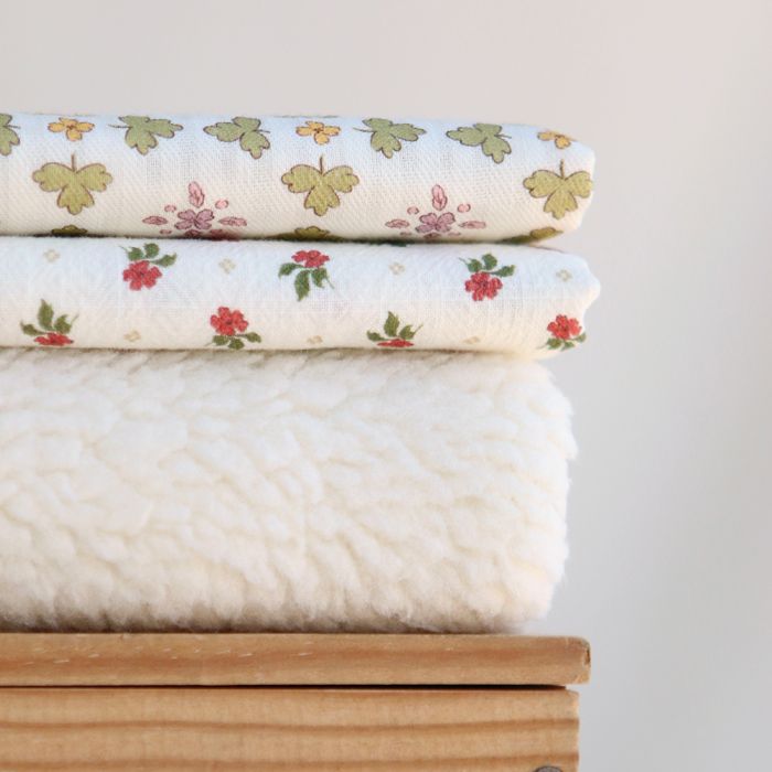Jemima - Coton lavé bio blanc lait fleuri vert et rouge