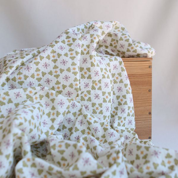 Tissu Michelle, seersucker coton gaufré bio motif vert et jaune sur fond blanc lait