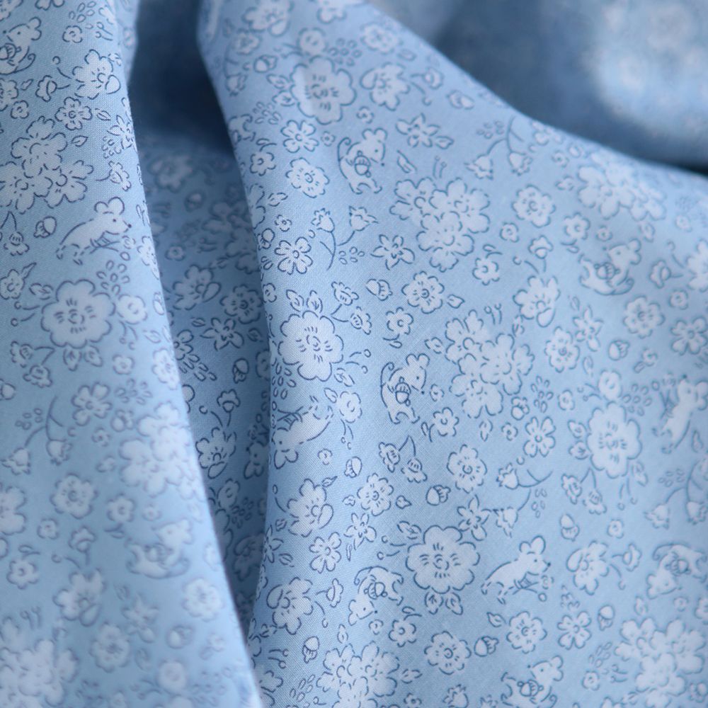 Gus - Batiste de coton Bio SILKYNE imprimé petit fleuri et souris subtiles ton sur ton bleu poudré