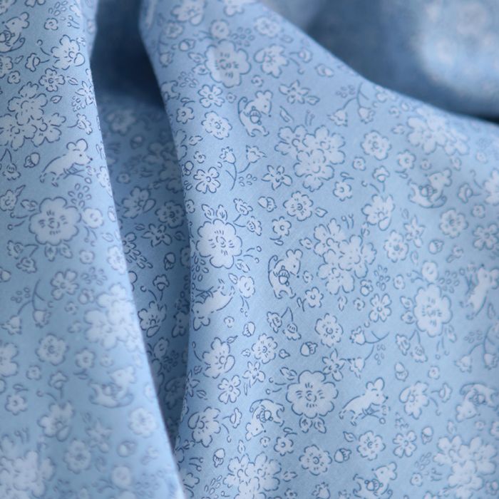 Gus - Batiste de coton Bio SILKYNE imprimé petit fleuri et souris subtiles ton sur ton bleu poudré